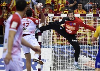 Benjamin Burić ubjedljivo vodi u takmičenju za najboljeg golmana svijeta