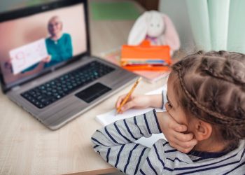 Nastava u školi ili online: Za koji model su roditelji