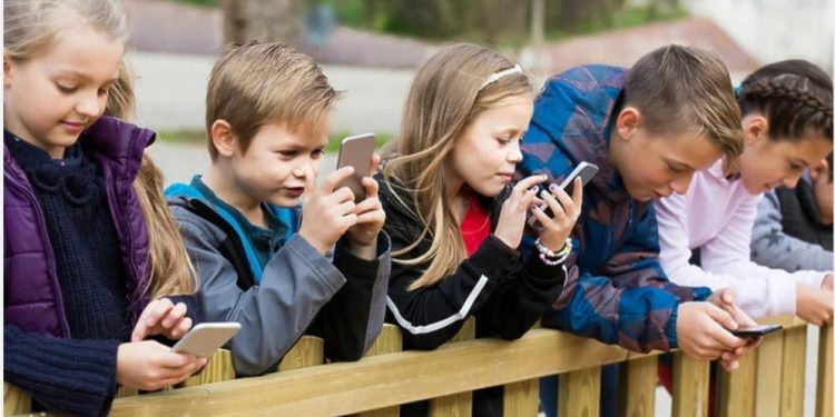 Facebook kreira Instagram platformu prilagođenu maloljetnicima