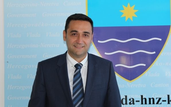 Ministar Hadžović: ”Nismo za to da se naši učenici pošalju kućama i da se nastava odvija online”