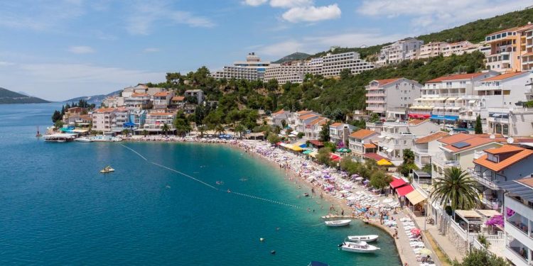 Veći dio ceste koja povezuje Neum i Stolac u funkciji do početka ljeta