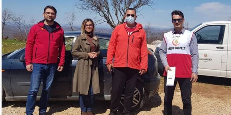 Djeci iz Stoca podijeljeni poklon bonovi u vrijednosti 50 KM koje je obezbijedio „Merhamet“ Njemačke