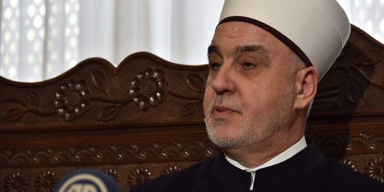 Kavazović: Molimo Boga da praznike dočekujemo u punoj radosti