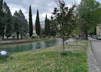 Oblačno sa povremenim pljuskovima tokom vikenda u BiH