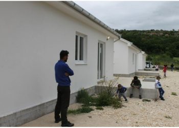 Stolac: Tri romske porodice dobile na korištenje stambene objekte