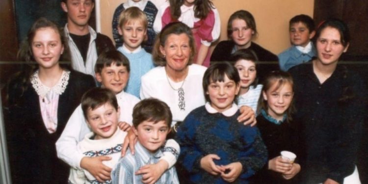 Britanka 1992. godine u svoj dom primila 21 dijete iz Bosne