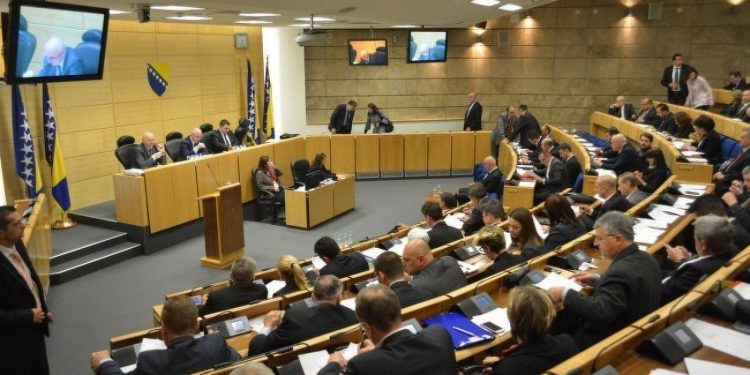 Predstavnički dom PFBiH danas razmatra novi zakon o kontroli i upotrebi duhana