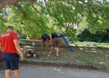 Popravljene klupe na šetalištu pored Gradskog kupatila