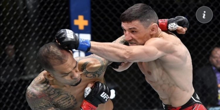 Hadžović nakon žestokih 15 minuta pobijedio Medeirosa i izborio ostanak u UFC-u