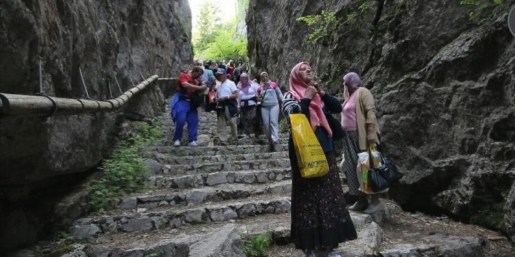 Danas centralna manifestacija “511. dani Ajvatovice”, najvećeg dovišta muslimana u Evropi