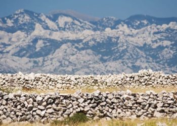 Duvar – nezaobilazni dekor oko skoro svakog porodičnog imanja u Hercegovini