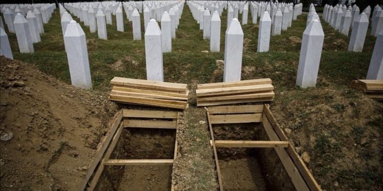 U Potočarima završeno iskopavanje mezara za 19 žrtava srebreničkog genocida