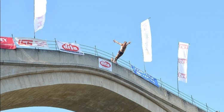 Tradicionalni skokovi sa Starog mosta u Mostaru održavat će se tri dana