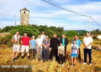 Imam i jerej organizovali zajedničku radnu akciju čišćenja džamije