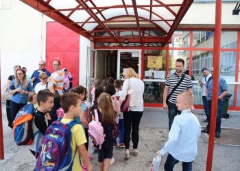 Sivro: Roditeljima ne treba dopustiti da odlučuju hoće li djeca ići u školu ili ne