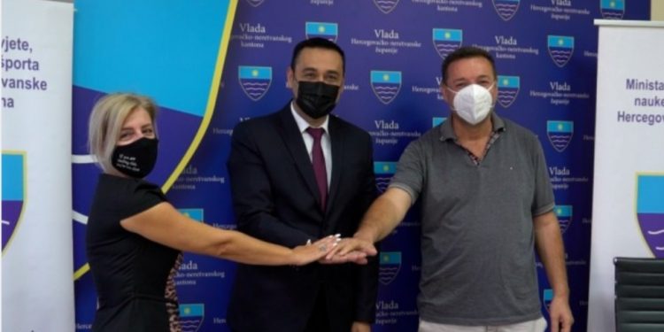 Potpisan Kolektivni ugovor za srednje škole u HNK