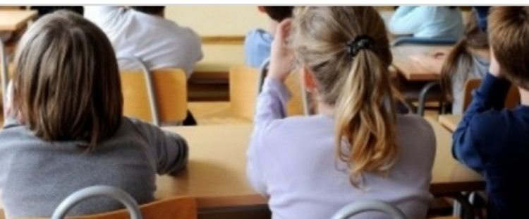 Za djecu, njihov razvoj i obrazovanje, bolja je klasična nastava