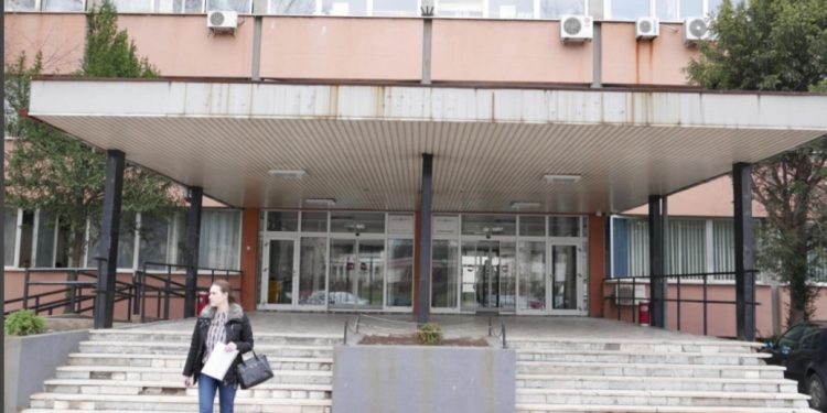 Loša vlast nagrađuje loše studente: Omogućavanje prenosa četiri ispita je medvjeđa usluga