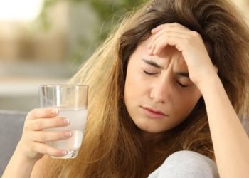 Razlika između obične i menstrualne migrene – kako pomoći sebi?