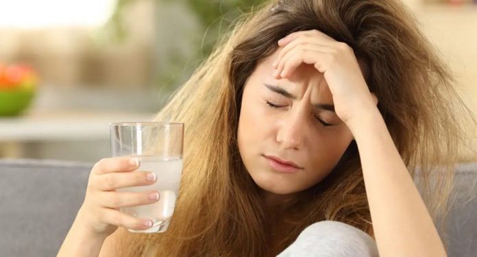 Razlika između obične i menstrualne migrene – kako pomoći sebi?