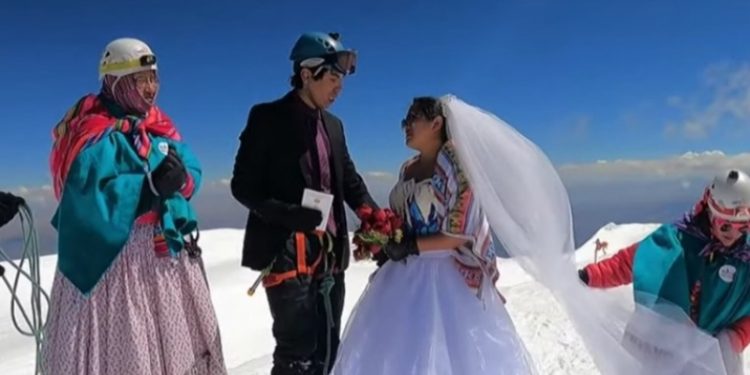 Ekstremna ljubav: Tri dana se penjali da bi se vjenčali na vrhu bolivijske planine