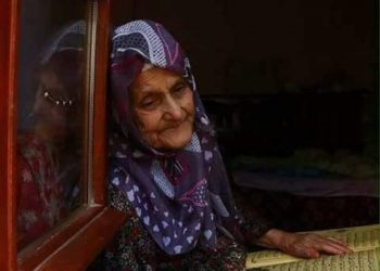 Roditeljima, dok su živi, treba pomagati