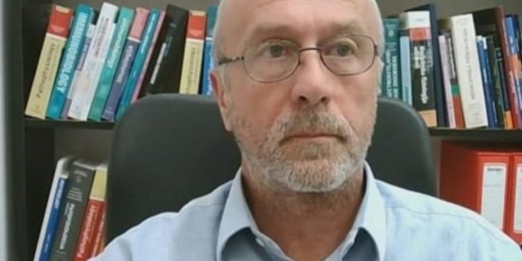 Koliko traje imunitet nakon COVID-19 i vakcinacije, koje vakcine više i duže štite od infekcije?