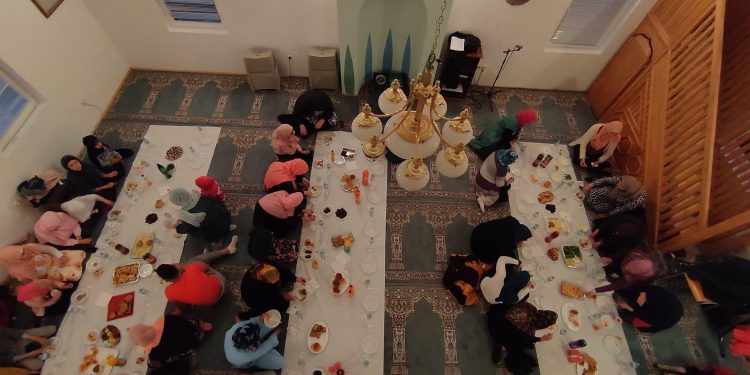 Sinoć održan ženski iftar u džamiji na Crnićima