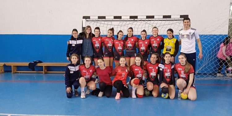 Iskrice savladale dječake RK Velež Mostar