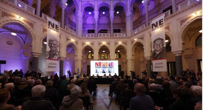 U Vijećnici predstavljena knjiga Jovana Divjaka ‘Ne pucaj!’