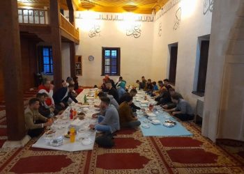 Sinoć je Sultan Selimova džamija u Stocu bila domaćin drugog zajedničkog iftara za omladinu