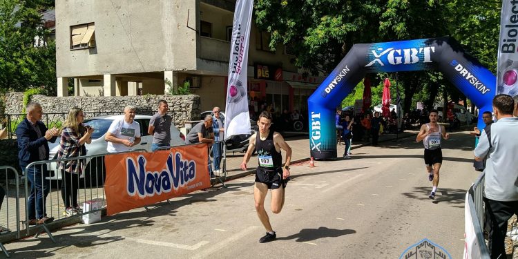 Uroš Gutić državni prvak BiH na 5000m, zlatni Cener od prošle godine, stiže na 2. Stolački Cener