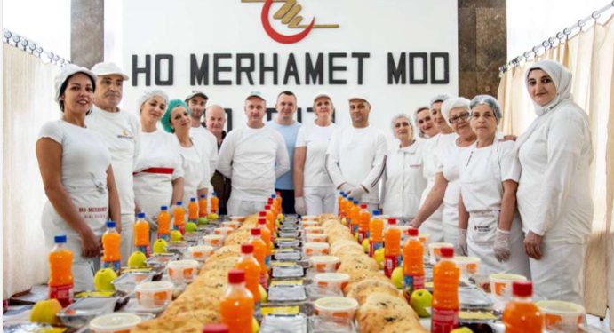 ‘Merhamet’ tokom ramazana podijelio 48.000 iftara, 9.800 paketa i 32 tone hurmi