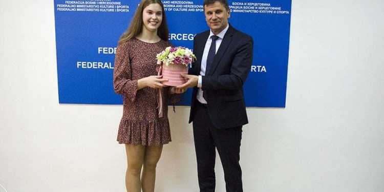 Premijer Novalić čestitao Lani Pudar: Nastavit ćemo da osiguravamo podršku za tvoje dalje uspjehe