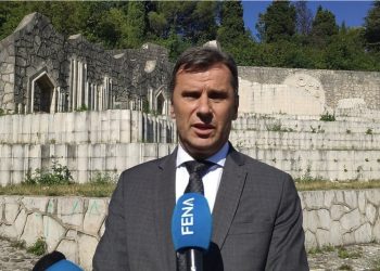 Novalić na Partizanskom groblju: Ovaj čin ne smije ostati bez kazne