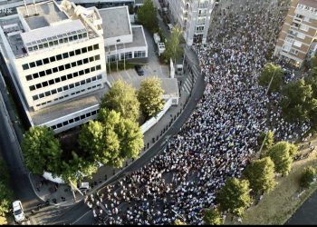 Pogledajte kako iz zraka izgledaju protesti u Sarajevu