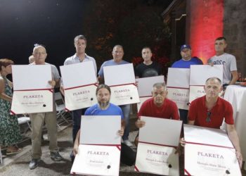 Veležu uručena ‘Povelja’ Centra za mir, priznanja dobile i legende kluba
