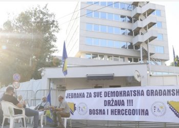 Građani u 13 sati ponovo protestuju ispred OHR-a