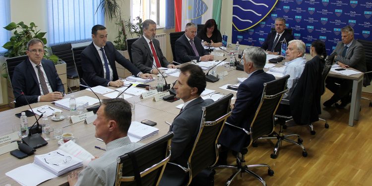 Vlada HNK će nezaposlenIm majkama-porodiljama isplaćivati naknadu 12 mjeseci