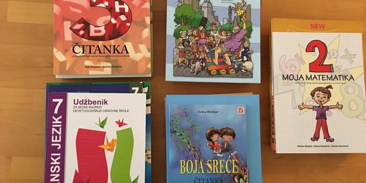 Prva osnovna škola Stolac: Izvršena podjela udžbenika za učenike od I – IX razreda
