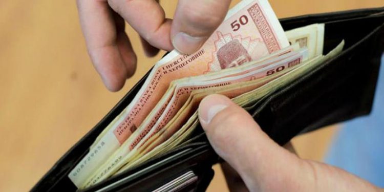Prosječna plata u julu 1.134 KM, viša za 13,1 posto na godišnjem nivou