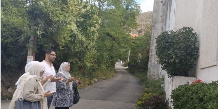 Majke Srebrenice posjetile spomen obilježje žrtvama Uborka i Sutine u Zaliku