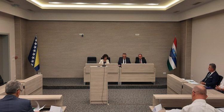 Skupština HNK: Usvojen zakon o pomoći porodicama sa djecom