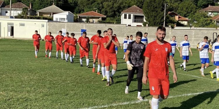 FK Iskra : FK Lokomotiva sutra na stadionu Zagrad