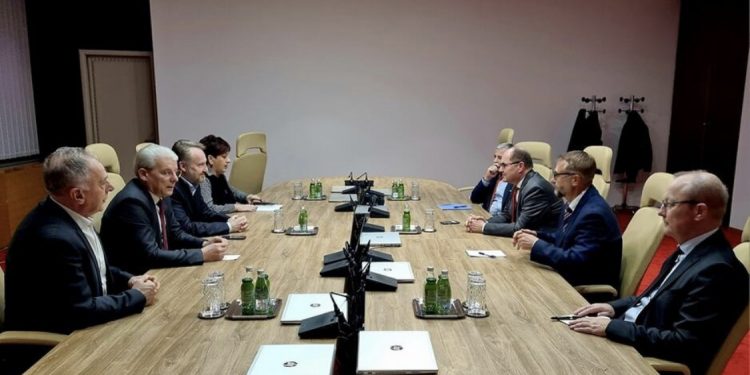 Delegacija SDA se sastala sa Schmidtom, razgovarano o formiranju vlasti