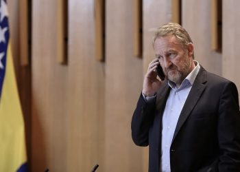 Izetbegović: Pozivam Schmidta da presječe pa makar SDA izgubila vlast, ali pod jednim uslovom