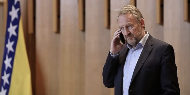 Izetbegović: Pozivam Schmidta da presječe pa makar SDA izgubila vlast, ali pod jednim uslovom