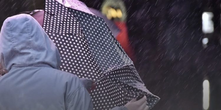 U većem dijelu BiH na snazi meteoalarm zbog olujnih udara vjetra i najavljenih padavina