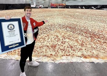 Napravljena najveća pizza na svijetu: Ima 68.000 kriški