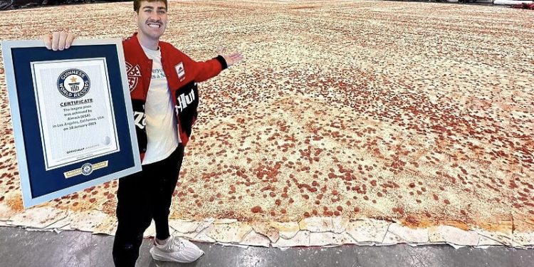 Napravljena najveća pizza na svijetu: Ima 68.000 kriški